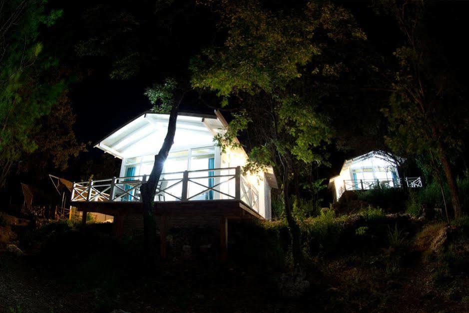 锡林郭勒埃夫里利酒店 Karacaören 外观 照片